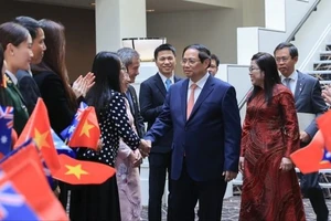 Thủ tướng Phạm Minh Chính cùng Phu nhân và đoàn đại biểu cấp cao Việt Nam đã tới thăm cán bộ, nhân viên cơ quan đại diện ngoại giao và đại diện cộng đồng người Việt tại Australia. Ảnh: VGP