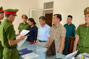 Quảng Nam: Bắt 3 nguyên trưởng phòng GD-ĐT miền núi về tội nhận hối lộ