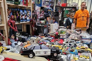 Các nhà sưu tập tại Hội chợ sưu tập đồ chơi tại TP Birmingham, Anh. Ảnh: NEC BIRMINGHAM