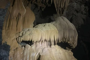 Quảng Bình: Phát hiện hang động dài 2km ở bản Sắt