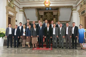 Lãnh đạo TPHCM tiếp đoàn lãnh đạo tỉnh Houaphanh, Lào 