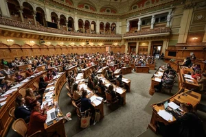 Toàn cảnh một phiên họp Quốc hội Thụy Sĩ tại Bern. Nguồn: TTXVN