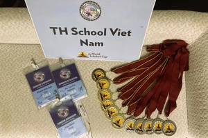 Nhỏ tuổi nhất bảng, học sinh Việt Nam vẫn xuất sắc giành Huy chương vàng Tranh biện thế giới