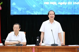 Bộ trưởng Bộ GD&ĐT Nguyễn Kim Sơn phát biểu tại cuộc họp. Nguồn: DANGCONGSAN