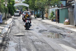 Tuyến đường liên tục hư hỏng