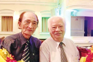 GS.TS. Nhạc sĩ Nguyễn Văn Nam và PGS. Nhạc sĩ Ca Lê Thuần (Ảnh chụp năm 2015)