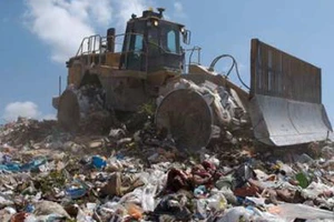  Hàng trăm công ty Trung Quốc vi phạm xử lý rác thải