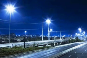 TPHCM đề xuất lắp đèn LED chiếu sáng công cộng