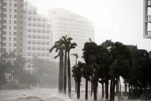 Thành phố Miami, Florida bị chìm trong nước. Ảnh: Reuters