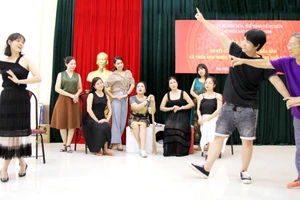 Mối lương duyên với sân khấu Việt