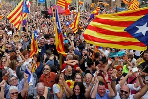 Catalonia chính thức tuyên bố độc lập khỏi Tây Ban Nha