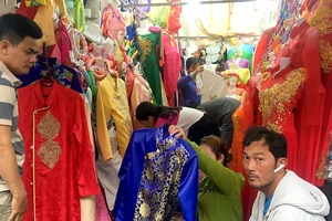 Hàng Việt đã chiếm 80% trong chợ Tân Bình 