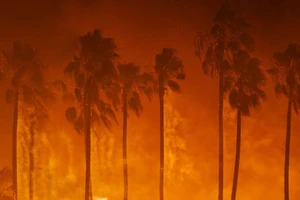 Mỹ đưa cảnh báo “cực kỳ nguy hiểm” do cháy rừng ở California