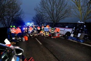 Ít nhất 3 người chết, 45 người bị thương sau tai nạn giao thông tại Prague, Czech