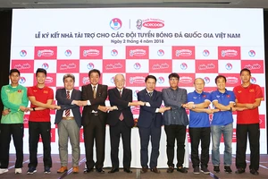 Acecook Việt Nam tài trợ các đội tuyển bóng đá quốc gia 