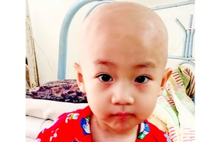 Bé trai 3 tuổi bị ung thư
