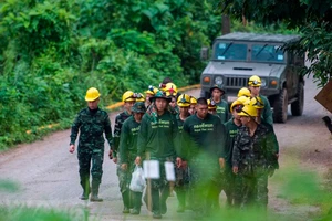 Sau một buổi sáng chuẩn bị, chiến dịch giải cứu đội bóng Thái Lan tái khởi động 