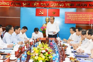 Phó Thủ tướng Thường trực Trương Hòa Bình làm việc với Sở Xây dựng TPHCM về công tác cải cách hành chính. Ảnh: VIỆT DŨNG