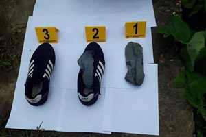 Công an tìm thấy giầy và tất của hung thủ sát hại 2 vợ chồng ở Hưng Yên