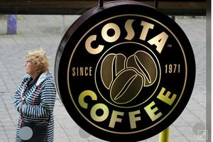 Coca-Cola mua lại chuỗi cửa hàng cà phê lớn thứ 2 thế giới Costa với giá 5,1 tỷ USD. Ảnh: REUTERS 
