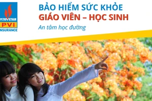 Bảo hiểm PVI trao học bổng, quà tặng và bảo hiểm cho HS-SV nhân dịp năm học mới