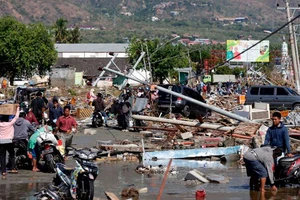Số người chết vì động đất, sóng thần Indonesia tăng lên hơn 1.200 người