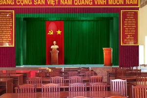 Vụ nhiều cán bộ ở Bình Định đi họp nửa buổi bỏ về: Do có chuyện đột xuất (?)