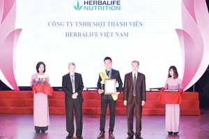 Herbalife Việt Nam nhận giải thưởng “Sản phẩm vàng vì sức khỏe cộng đồng năm 2019”