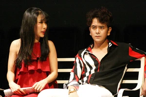 Một cảnh trong vở kịch Đẹp bất chấp của sân khấu 5B Võ Văn Tần