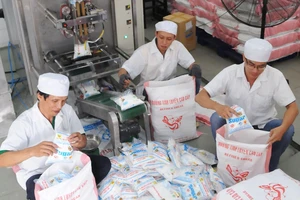 Sản xuất đường tại Công ty cổ phần Công nghệ thực phẩm Sài Gòn. Ảnh: CAO THĂNG