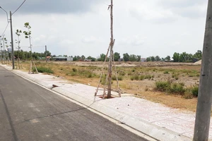 Dự án khu dân cư chưa phân lô mà đã bán nền khi chỉ mới có con đường