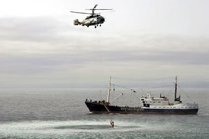 2 tàu chở hàng va chạm ngoài khơi Nhật Bản, 4 người mất tích