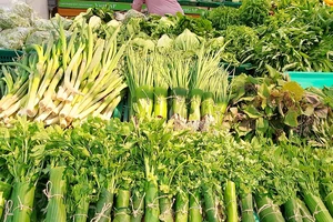 Mặt hàng rau củ quả, trái cây tại thị trường TPHCM đang tăng giá mạnh