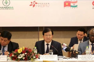 Phó Thủ tướng Trịnh Đình Dũng dự và phát biểu tại Diễn đàn Doanh nghiệp Việt Nam giữa kỳ năm 2019. Ảnh: TTXVN
