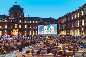 Khán giả xem phim tại chương trình Cinema Paradiso