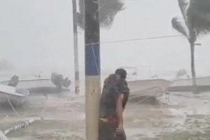 Bão Dorian gây lụt nặng tại đảo quốc Bahamas, nhiều người thương vong