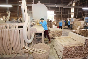 Chế biến gỗ nội thất xuất khẩu tại một đơn vị