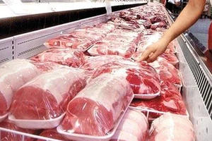 Đề xuất giảm thuế nhập khẩu một số loại thịt và hoa quả