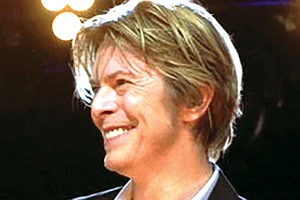 Phát hành 2 bản ghi âm mới của David Bowie