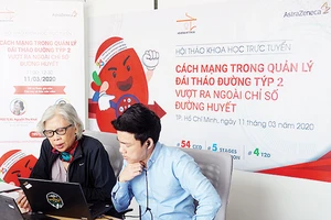 Phó Giáo sư Tiến sĩ Bác sĩ Nguyễn Thy Khuê - Chủ tịch Liên chi Hội Đái tháo đường & Nội tiết TPHCM (bên trái) chủ trì hội nghị khoa học trực tuyến
