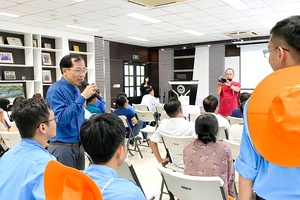 TS - bác sĩ Lê Văn Nhân, giảng viên Trường Đại học Y khoa Phạm Ngọc Thạch chia sẻ tại buổi trao đổi
