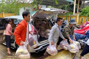 Chiếc xe chuyển hàng cứu trợ miễn phí của anh Nguyễn Ngọc Lâm