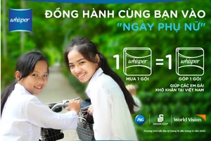 Whisper trao tặng hơn 326.000 gói băng vệ sinh cho trẻ em gái ở miền Trung Việt Nam
