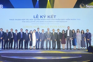 ACB và Sun Life Việt Nam công bố thỏa thuận hợp tác độc quyền 15 năm