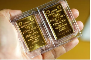 Giá vàng SJC vẫn cao hơn thế giới 7,4 triệu đồng/lượng