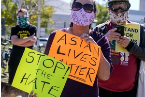 Tuần hành nâng cao nhận thức chống lại tình trạng bạo lực nhằm vào người Mỹ gốc châu Á tại Los Angeles ngày 20-2-2021
