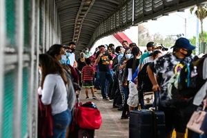 Hạ viện Mỹ thông qua 2 dự luật hợp pháp hóa người nhập cư bất hợp pháp