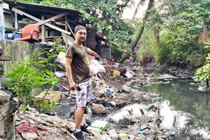Người dân phản ánh tình trạng ô nhiễm ở kênh Hy Vọng