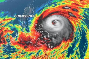 Philippines cảnh báo bão Surigae mạnh lên thành siêu bão