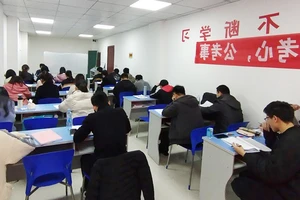 Các ứng viên tham gia thi tuyển công chức tại Trung Quốc
